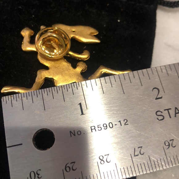 Running Rabbit Brooch-Boutique - Picture 6 of 7